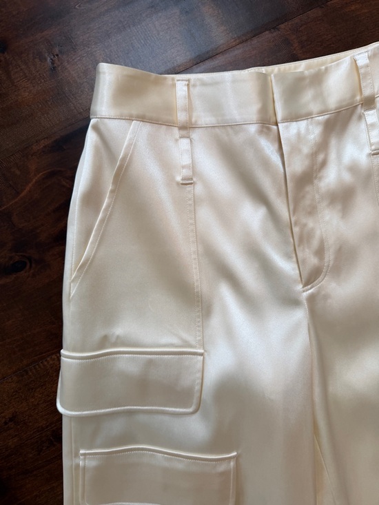 FRAME Relaxed Straight Cargo Pants in Bone - Picture 8 of 15